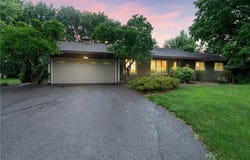 11440 Saint Croix Trail N, Stillwater Twp, MN 55082