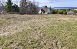 51 Hartley Lane, Newport City, VT 05855