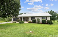 11 Cathy Court, Hendersonville, NC 28792