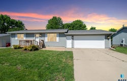525 N Rose Ave, Tea, SD 57064