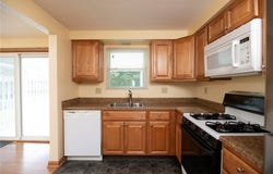 5707 Broad St, South Park, PA 15129