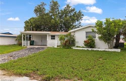138 Dowling Avenue NE, Port Charlotte, FL 33952