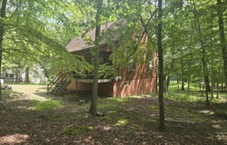 373 S Hummingbird Trail, Bushkill, PA 18324