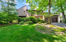 17 Theodore Drive, East Brunswick, NJ 08816