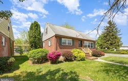 921 VINE STREET, MIDDLETOWN, PA 17057