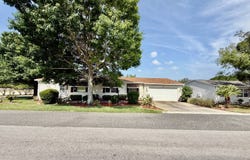 702  E Norman St, Lady Lake, FL 32159
