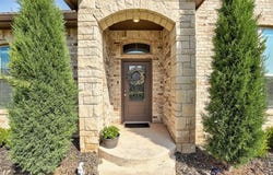 5525 Ledgestone Drive, Mustang, OK 73064