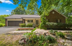 220 5th Street NE, Conover, NC 28613
