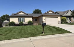 616 Dull Knife Dr, McPherson, KS 67460