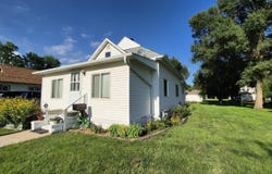 714 N 4th Street, Estherville, IA 51334