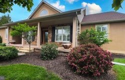 1222 BRIAN LANE, HANOVER, PA 17331