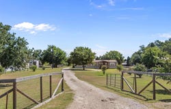 212 Old Coach LN, Elgin, TX 78621