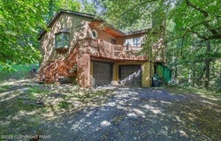 3132 Bear Road, Bushkill, PA 18324