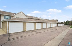7107 W 56th St, Sioux Falls, SD 57106