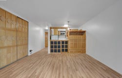 425 Orange St, Oakland, CA 94610