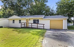 6 Ivy Hill Drive, Riverton, IL 62561