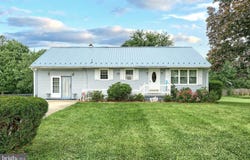 955 MAPLE LANE, HANOVER, PA 17331