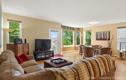 217 Ridge Road, North Aurora, IL 60542
