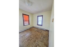 32 Van Winkle Ave, Garfield City, NJ 07026-3329