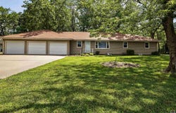 2512 SE Croco RD, Topeka, KS 66605