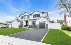 14 Terry Lane, Plainview, NY 11803