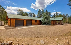 2084 Indian Trail, Overgaard, AZ 85933
