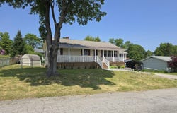 7 Lorraine Avenue, Lewiston, ME 04240