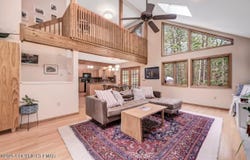 5581 Woodland Avenue, Pocono Pines, PA 18350