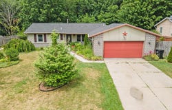 2381 Mapleview Street SE, Kentwood, MI 49508