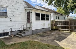 605 W 10th Street, Metropolis, IL 62960