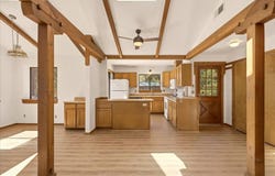 3137 Summit Dr, Mt Shasta, CA 96067-2429