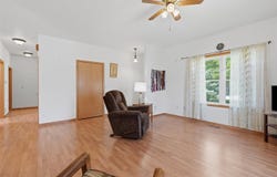 834 S 9th Ave, Washington, IA 52353