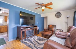 2008 N 4th Avenue E, Newton, IA 50208