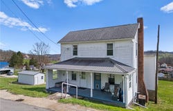 110 Dewey Avenue, Freeport, OH 43973