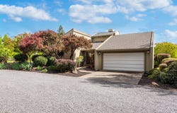1084 Red Tail Road, Healdsburg, CA 95448