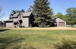 45575 255th St, Humboldt, SD 57035