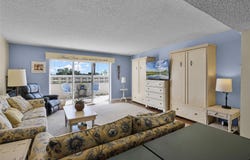 601 N MCDONALD STREET, MOUNT DORA, FL 32757