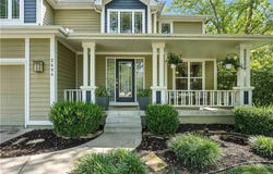 2404 SW Winterview Court, Lee's Summit, MO 64081