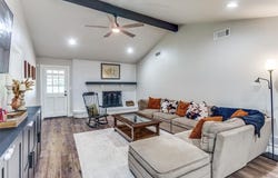 204 Laura Drive, Burleson, TX 76028