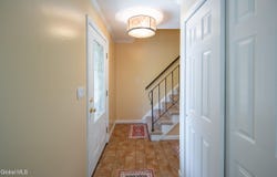 51 Aspen Circle, Albany, NY 12208
