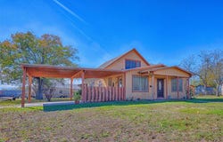 602 E Post Office St, Weimar, TX 78962