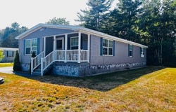 9 Commodore Dr, Biddeford, ME 04005