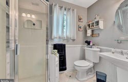 8 LIBBY DRIVE, MONMOUTH JUNCTION, NJ 08852