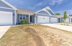 1419 N Village Circle, Kalamazoo, MI 49009