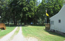 719 Hillville Rd, Perry Twp, PA 16041