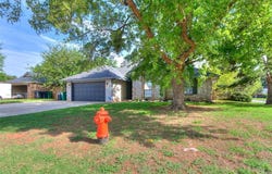 10001 S Hollyhead Way, Yukon, OK 73099