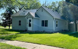 801 LEOLA AVENUE, Leola, SD 57456