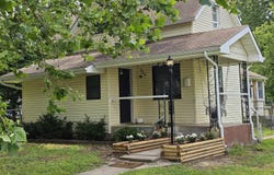 312 W Locust Street, Aurora, MO 65605