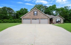143 Sycamore View Lane, Broken Bow, OK 74728