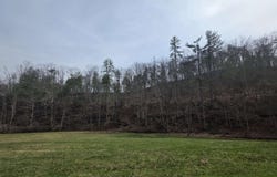 N Poplar Fork Road, Hurricane, WV 25526